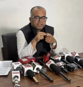 ‘‘जब भाजपा में ही जाना था तो इतना ड्रामा क्यों किया”: राज्यसभा विवाद पर नवनीत चतुर्वेदी का पलटवार