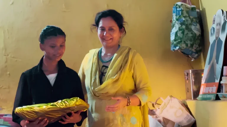 उत्थान एजुकेशन सेंटर क्या है? जानिए कैसे यह रंगपुरी की झुग्गी बस्ती में बेटियों की शिक्षा बदल रहा है