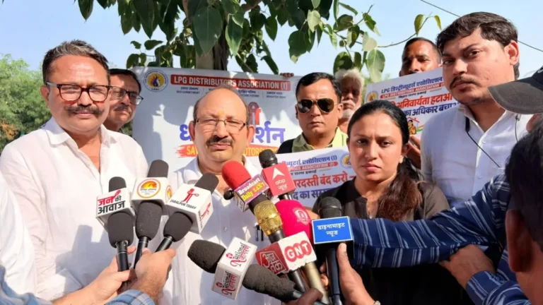 LPG वितरकों का अल्टीमेटम: एक महीने में मांगें पूरी करें, वरना हड़ताल