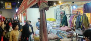 IITF 2025 में राजस्थान मंडप में हल्की और गर्म जयपुरी रजाइयाँ बनी मुख्य आकर्षण