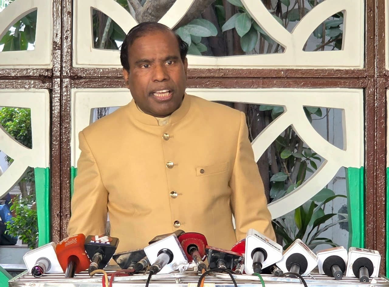 “बिल गेट्स को तुरंत निर्वासित किया जाए” — डॉ. के.ए. पॉल ने प्रधानमंत्री से की कार्रवाई की मांग, अनुच्छेद 14 का दिया हवाला