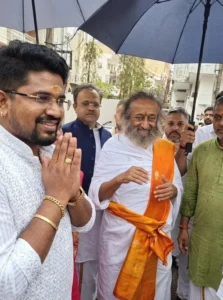 डॉ. भार्गव मल्लप्पा ने ऋषिकेश में श्री श्री रविशंकर से मुलाकात कर लिया आशीर्वाद