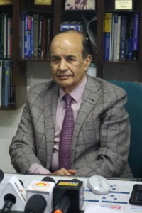 रिप्लेसमेंट से रीजेनरेशन तक का सफर : एक सर्जन की व्यक्तिगत यात्रा ने बदली घुटनों के इलाज की दिशा