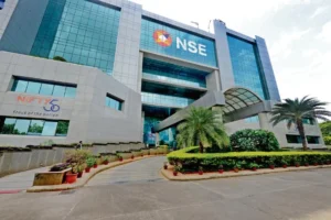 दिल्ली कोर्ट में NSE को-लोकेशन केस की सुनवाई तेज, 44 आरोपियों पर CBI चार्जशीट स्वीकार; चित्रा रामकृष्ण को समन