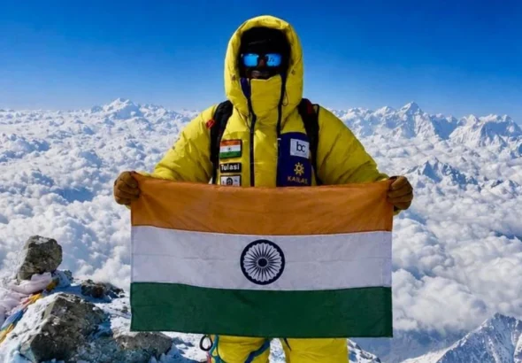 तेलंगाना के तुलसी रेड्डी पालपुनूरी ने दुनिया की सबसे ऊंची चोटी जीती