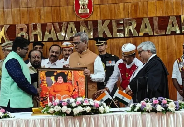 राज्यपाल ओम प्रकाश माथुर को मिला सत्य साईं बाबा का चित्र, डॉ. मल्लप्पा ने दिया सेवा का संदेश