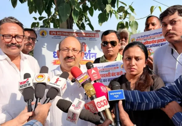 LPG वितरकों का अल्टीमेटम: एक महीने में मांगें पूरी करें, वरना हड़ताल