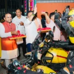 Tirupati से Kashi तक सेवा संकल्प: 25 युवाओं ने तय किया 2,000 किमी सफर